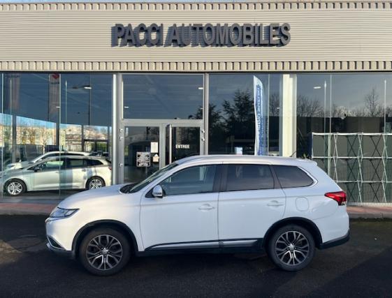 MITSUBISHI OUTLANDER III (2) 2.2 DI-D INTENSE NAVI 4WD 7PL